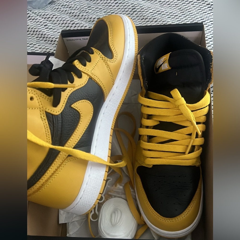 Jordan Retro 1s “Pollen”